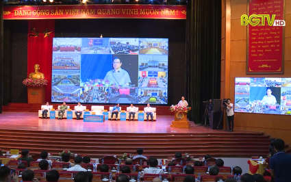Thủ tướng Ch&iacute;nh phủ gặp gỡ, đối thoại c&ocirc;ng nh&acirc;n lao động