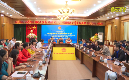 Thủ tướng Ch&iacute;nh phủ Phạm Minh Ch&iacute;nh đối thoại với phụ nữ Việt Nam