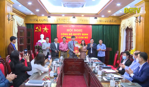Thường trực HĐND tỉnh c&ocirc;ng bố quyết định về c&ocirc;ng t&aacute;c c&aacute;n bộ 