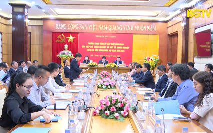 Thường trực Tỉnh ủy gặp mặt doanh nghiệp