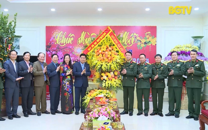 Thường trực Tỉnh ủy thăm, ch&uacute;c Tết Bộ CHQS tỉnh, C&ocirc;ng an tỉnh