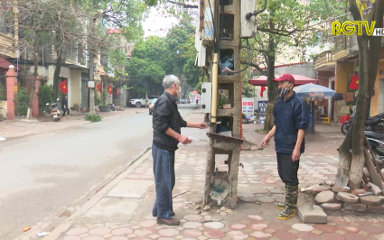 Tiềm ẩn nguy cơ mất an to&agrave;n từ những cột điện cũ, hỏng