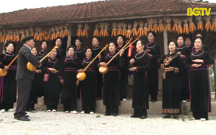 Tiếng then giữa bản l&agrave;ng