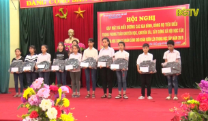 Tiếp bước c&ugrave;ng học sinh ngh&egrave;o đến trường