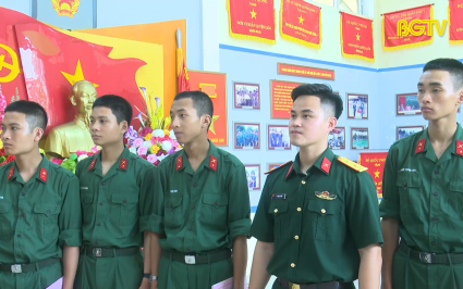Tiếp lửa truyền thống h&agrave;o h&ugrave;ng của Qu&acirc;n đội