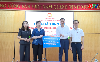 Tiếp nhận 5 tỷ đồng hỗ trợ đồng b&agrave;o khắc phục hậu quả mưa lũ 