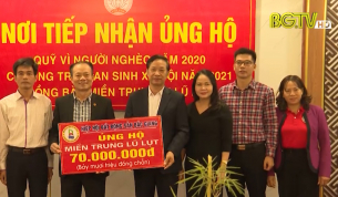 Tiếp nhận ủng hộ đồng b&agrave;o c&aacute;c tỉnh miền Trung bị ảnh hưởng do lũ lụt