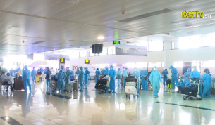 Tiếp tục đ&oacute;n c&ocirc;ng d&acirc;n từ c&aacute;c tỉnh th&agrave;nh ph&iacute;a Nam về qu&ecirc;	