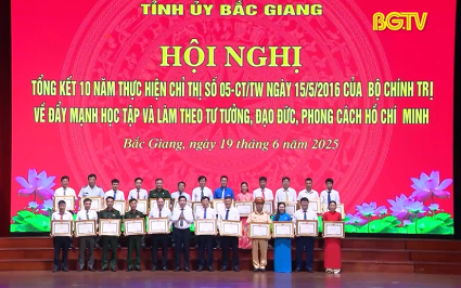 Tiếp tục tạo chuyển biến mạnh mẽ từ &ldquo;học tập&rdquo; sang &ldquo;l&agrave;m theo&rdquo; B&aacute;c