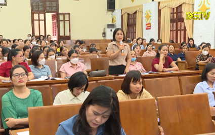 Tiếp x&uacute;c, đối thoại với c&aacute;n bộ, hội vi&ecirc;n phụ nữ