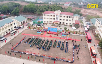 L&atilde;nh đạo tỉnh dự Lễ giao nhận qu&acirc;n năm 2025 tại một số địa phương tr&ecirc;n địa b&agrave;n tỉnh
