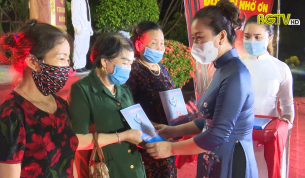 Tỉnh Đo&agrave;n thắp nến tri &acirc;n c&aacute;c Anh h&ugrave;ng Liệt sỹ