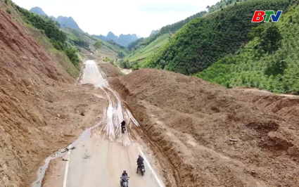 T&igrave;nh trạng sạt lở đất, đ&aacute; tr&ecirc;n đường tỉnh 294B 