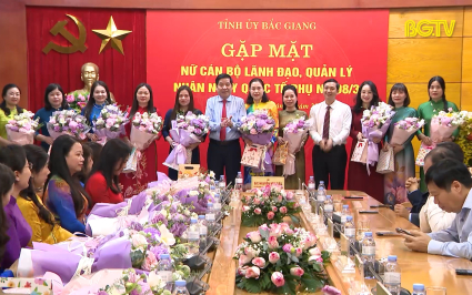 Ban Thường vụ Tỉnh uỷ gặp mặt nữ c&aacute;n bộ l&atilde;nh đạo 