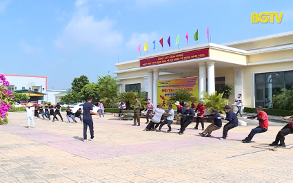 Tổ chức điểm Ng&agrave;y hội to&agrave;n d&acirc;n bảo vệ ANTQ tại KCN H&ograve;a Ph&uacute; 