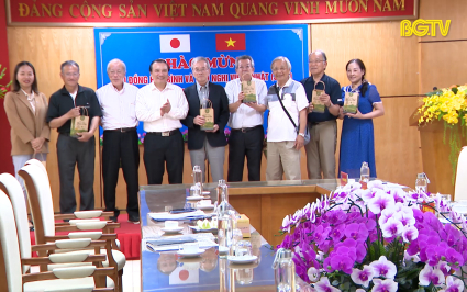 Tổ chức JVPF tặng qu&agrave; tại Bắc Giang