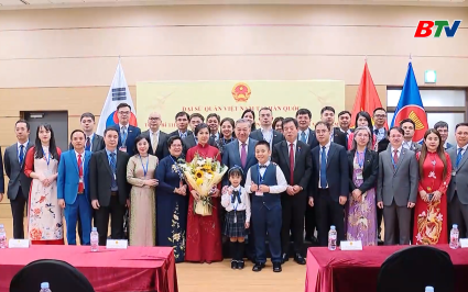 Tổng B&iacute; thư T&ocirc; L&acirc;m thăm Đại sứ qu&aacute;n v&agrave; gặp gỡ cộng đồng người Việt Nam tại H&agrave;n Quốc