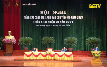 Đo&agrave;n kết, quyết t&acirc;m, kh&aacute;t vọng ph&aacute;t triển, đạt kết quả to&agrave;n diện tr&ecirc;n c&aacute;c lĩnh vực