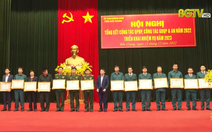 Triển khai c&ocirc;ng t&aacute;c quốc ph&ograve;ng địa phương, gi&aacute;o dục quốc ph&ograve;ng v&agrave; an ninh năm 2023