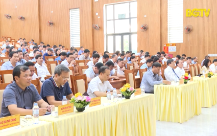 Vận dụng s&aacute;ng tạo l&yacute; luận v&agrave;o thực tiễn