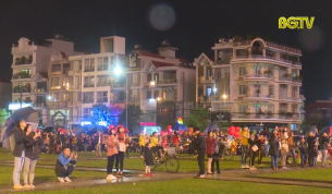 TP Bắc Giang đ&oacute;n giao thừa trong mua