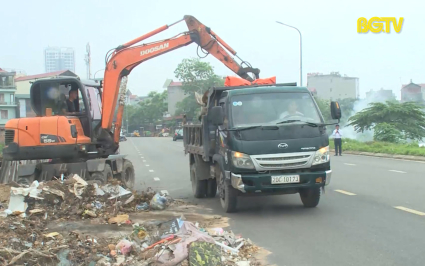 TP. Bắc Giang: Xử l&yacute; điểm tập kết r&aacute;c sai quy định 