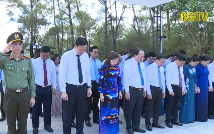 Trailer phim t&agrave;i liệu "Linh thi&ecirc;ng th&aacute;ng 7"