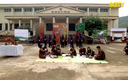 Trailer s&acirc;n chơi L&agrave;ng văn ho&aacute; số 8 