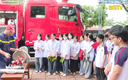 Trang bị kỹ năng ph&ograve;ng ch&aacute;y chữa ch&aacute;y cứu nạn cứu hộ cho học sinh 