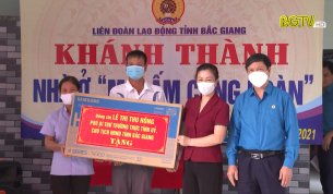 Trao nh&agrave; m&aacute;i ấm c&ocirc;ng đo&agrave;n  cho đo&agrave;n vi&ecirc;n kh&oacute; khăn