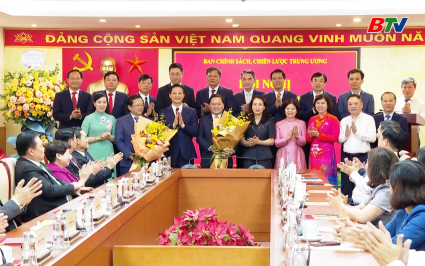 Ban Ch&iacute;nh s&aacute;ch, Chiến lược Trung ương c&ocirc;ng bố quyết định về c&ocirc;ng t&aacute;c c&aacute;n bộ 
