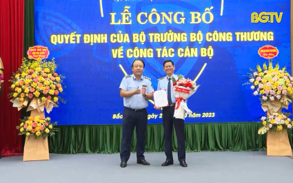 Trao quyết định bổ nhiệm Cục trưởng Cục Quản l&yacute; thị trường