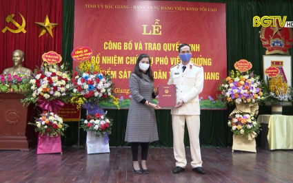 Trao quyết định bổ nhiệm Ph&oacute; viện trưởng Viện kiểm s&aacute;t nh&acirc;n d&acirc;n tỉnh