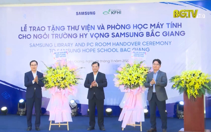 Trao tặng thư viện, ph&ograve;ng học m&aacute;y t&iacute;nh cho "Ng&ocirc;i trường hy vọng Samsung"