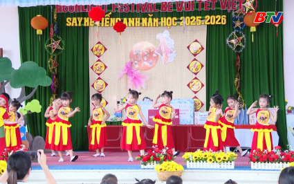 Trẻ mầm non vui Tết Trung thu 