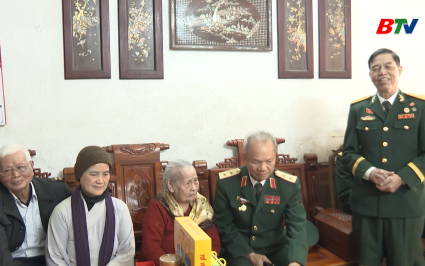 Tri &acirc;n mẹ Việt Nam Anh h&ugrave;ng
