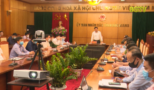 Trong v&ograve;ng 2 tuần tới tạm thời đ&oacute;ng cửa c&aacute;c dịch vụ kh&ocirc;ng thiết yếu