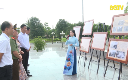 Trưng b&agrave;y tư liệu qu&yacute; về B&aacute;c Hồ với nh&acirc;n d&acirc;n Bắc Giang