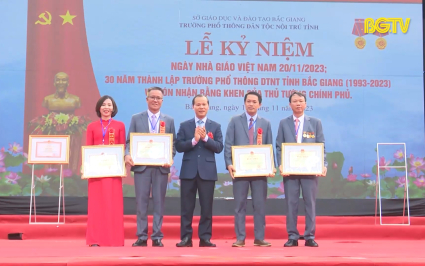 Trường Phổ th&ocirc;ng D&acirc;n tộc Nội tr&uacute; tỉnh kỷ niệm 30 năm th&agrave;nh lập