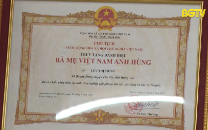 Truy tặng danh hiệu &ldquo;B&agrave; mẹ Việt Nam Anh h&ugrave;ng&rdquo;