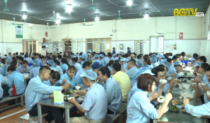 Truyền h&igrave;nh C&ocirc;ng đo&agrave;n: Vai tr&ograve; c&ocirc;ng đo&agrave;n trong gi&aacute;m s&aacute;t bữa ăn ca