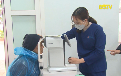 TH Nh&acirc;n đạo: Kh&aacute;m chữa bệnh cho người ngh&egrave;o