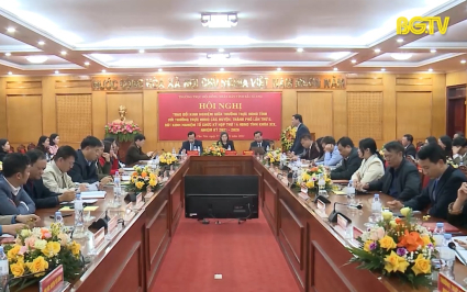 Trao đổi kinh nghiệm với thường trực HĐND c&aacute;c huyện, th&agrave;nh phố