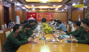Tư lệnh Qu&acirc;n khu 1 thăm v&agrave; l&agrave;m việc tại huyện Y&ecirc;n Dũng