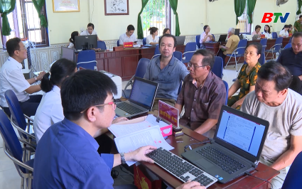 Từ Sơn hỗ trợ giải quyết thủ tục h&agrave;nh ch&iacute;nh lưu động 