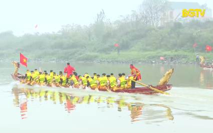 Tưng bừng lễ hội bơi chải l&agrave;ng Tiếu Mai