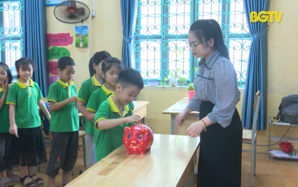 Tuổi nhỏ l&agrave;m ngh&igrave;n việc tốt 