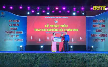 Tuổi trẻ Bắc Giang tri &acirc;n c&aacute;c anh h&ugrave;ng liệt sỹ, người c&oacute; c&ocirc;ng