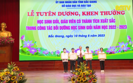 Tuy&ecirc;n dương, khen thưởng học sinh giỏi năm học 2022-2023