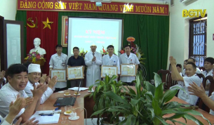 Tuy&ecirc;n dương 4 c&aacute;n bộ, nh&acirc;n vi&ecirc;n y tế hiến m&aacute;u cứu sống bệnh nh&acirc;n